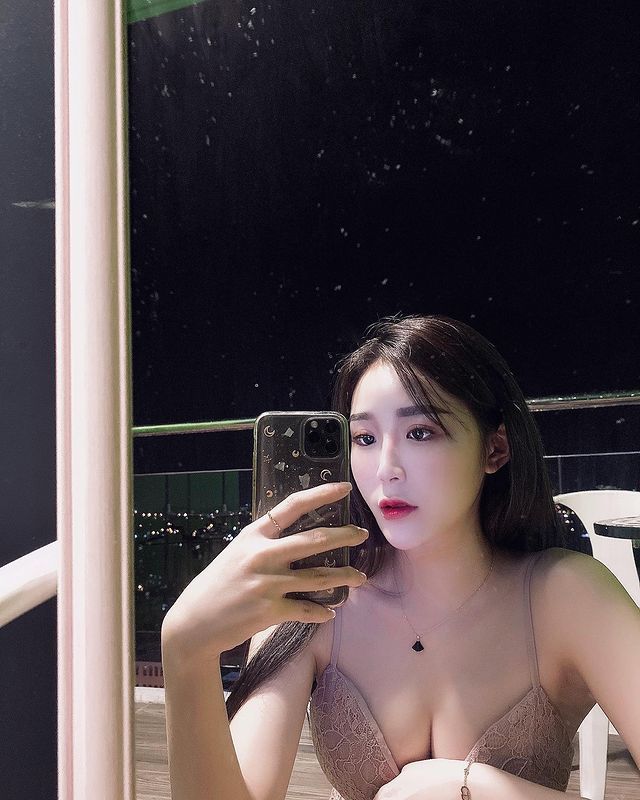 青岛漂亮妹子婷婷缺钱下水 能上别错过 不知何时上岸